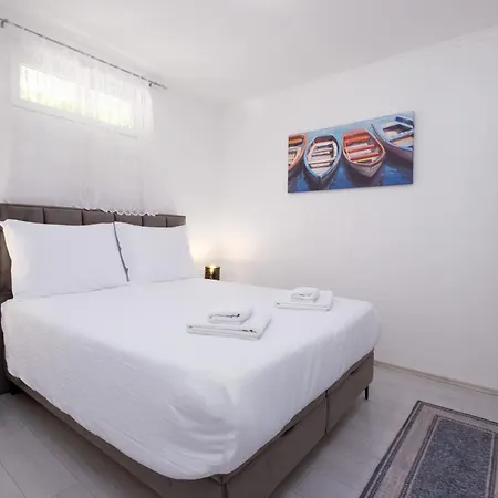 Lucky Bay - Comfort & Terrace Vibes * 믈리니